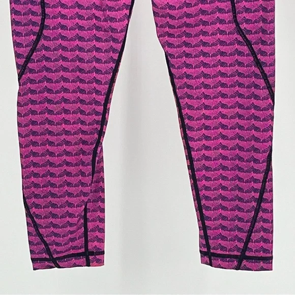 VINEYARD VINES ETCHED WHALE TAIL PERFORMANCE LEGGINGS PINK BLUE MEDIUM - Picture 7 of 8